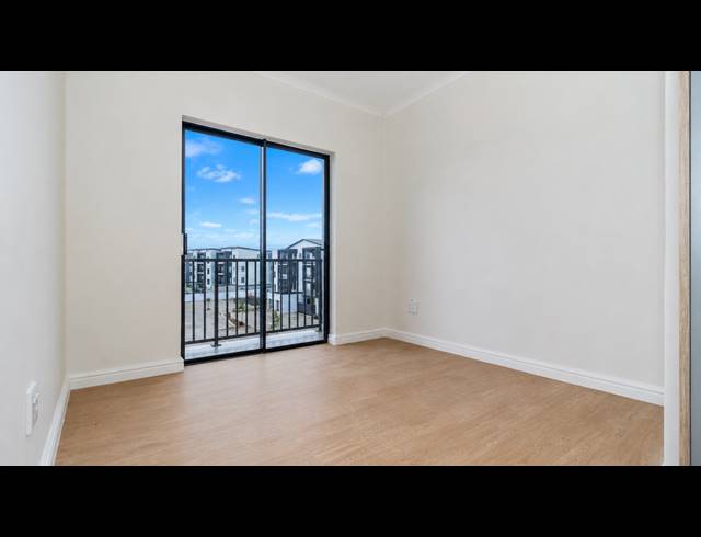 3 BEDROOM APARTMENT FOR SALE IN SANDOWN